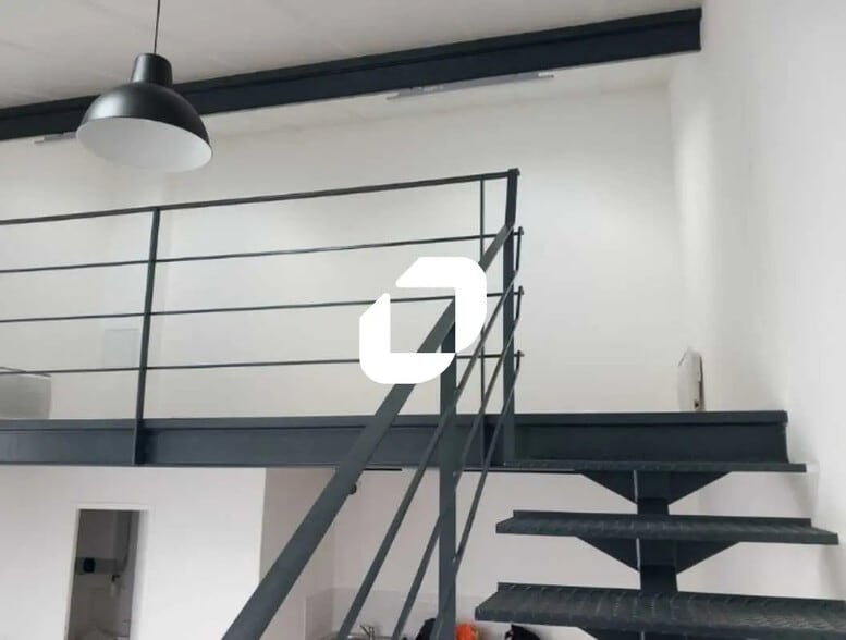 Bureau dans Villejuif à louer - Photo de l’immeuble – Image 3 sur 6