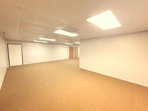 17632 Metzler Ln, Huntington Beach, CA à louer Photo intérieure– Image 1 sur 6