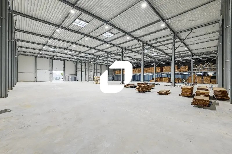 Local d’activités dans Saint-Pathus à louer - Photo de l’immeuble – Image 2 sur 11