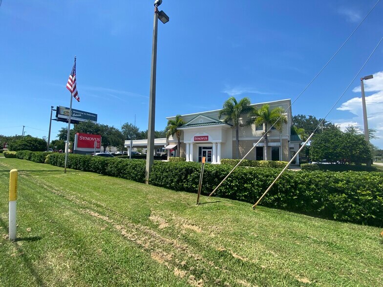 6435 Ridge Rd, Port Richey, FL à louer - Photo de l’immeuble – Image 1 sur 1