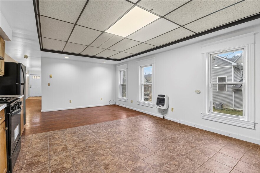 914 Madison Ave, Scranton, PA à vendre - Photo de l’immeuble – Image 3 sur 40