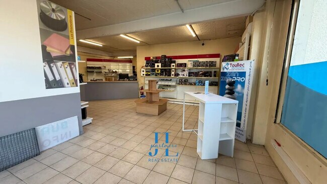 Plus de détails pour Local commercial à vendre