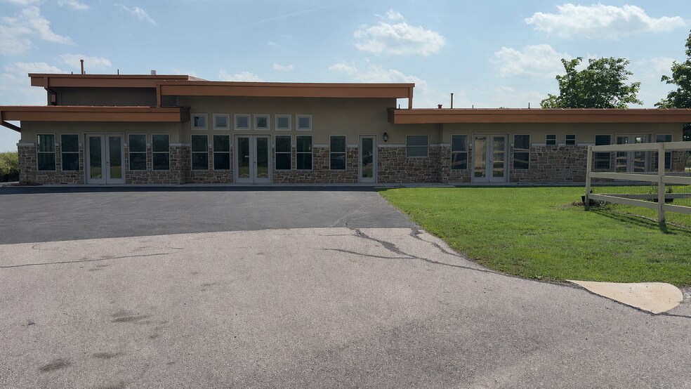 300 Martin Church Rd, Niederwald, TX à louer - Photo principale – Image 1 sur 4
