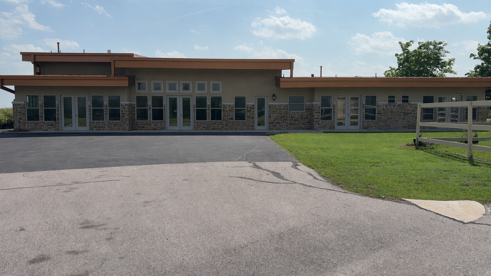 300 Martin Church Rd, Niederwald, TX à louer Photo principale– Image 1 sur 5
