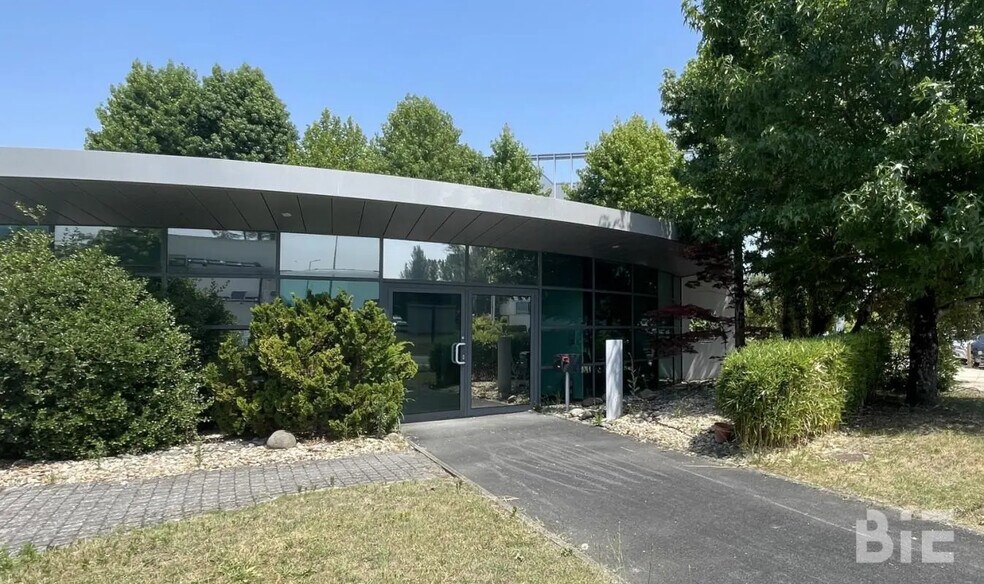 Bureau dans Mérignac à louer - Photo de l’immeuble – Image 1 sur 12