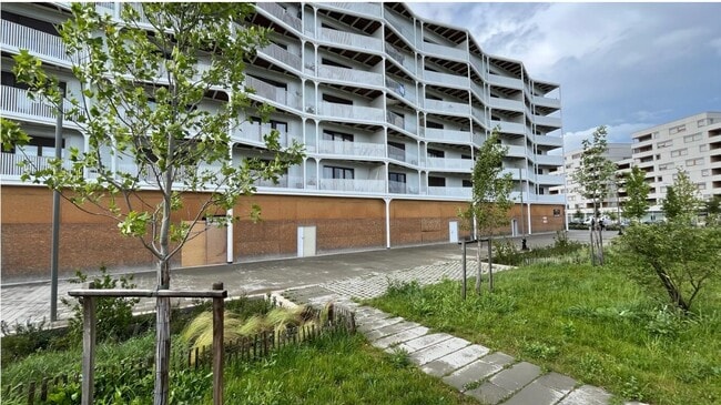 Plus de détails pour Boulevard Des 100 Arpents, Bussy-Saint-Georges - Local commercial à louer