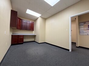 15 Catoctin Cor SE, Leesburg, VA à louer Photo intérieure– Image 2 sur 3