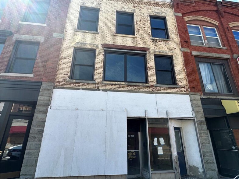 252 Main St, Johnson City, NY à vendre - Photo principale – Image 3 sur 6