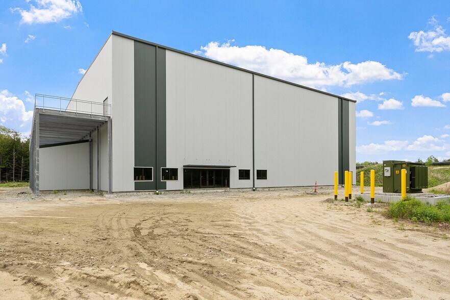 51 R W Moore Ave, Orange, MA à vendre - Photo de l’immeuble – Image 3 sur 30