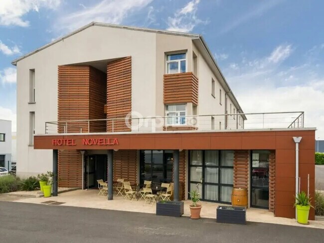 Plus de détails pour Local d’activités à vendre