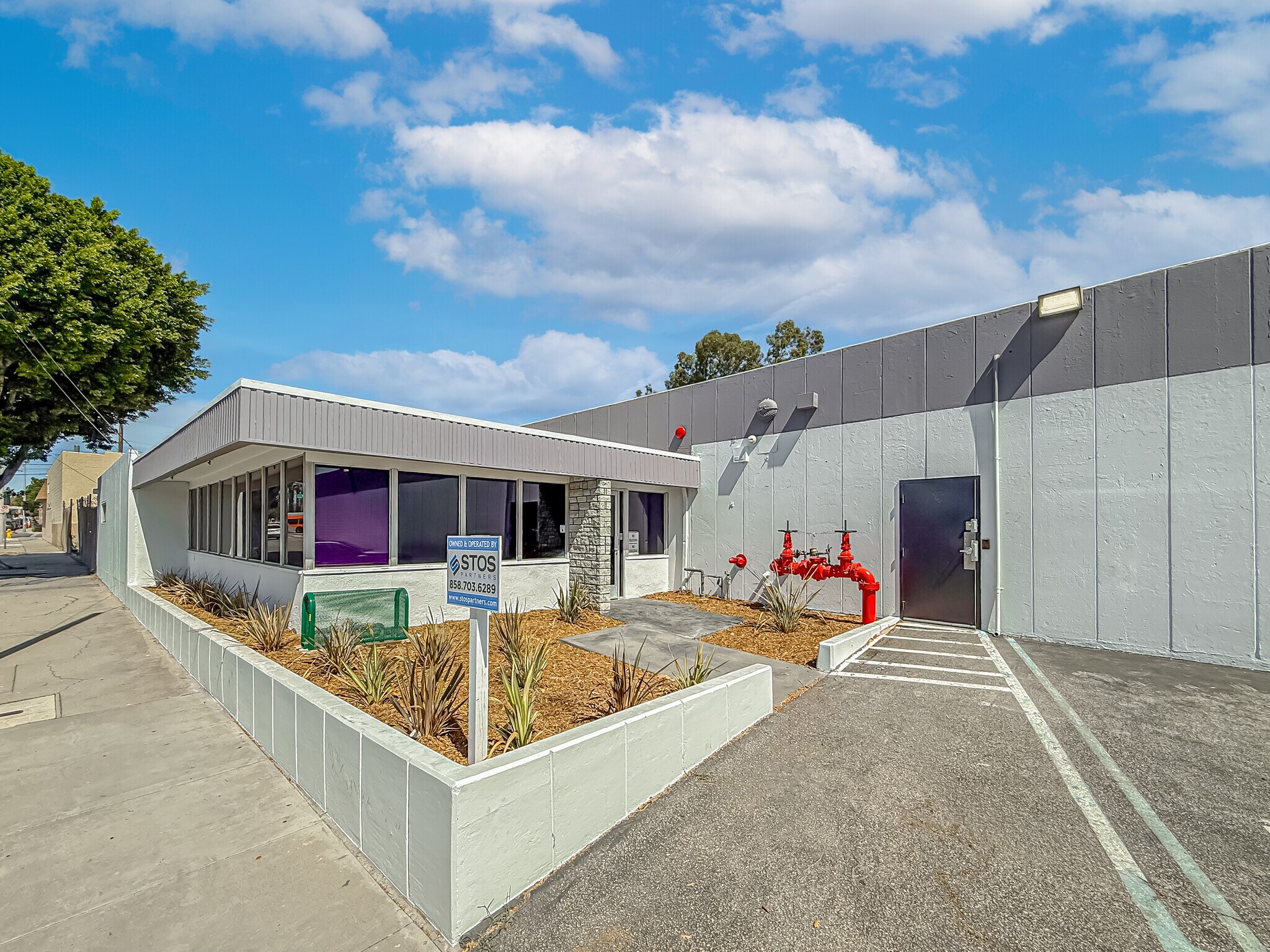 2021 1st St, San Fernando, CA à vendre Photo principale– Image 1 sur 8