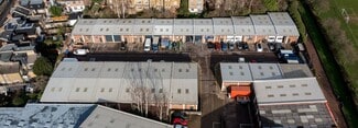 Plus de détails pour Glenville Mews, Londres - Industriel/Logistique à louer