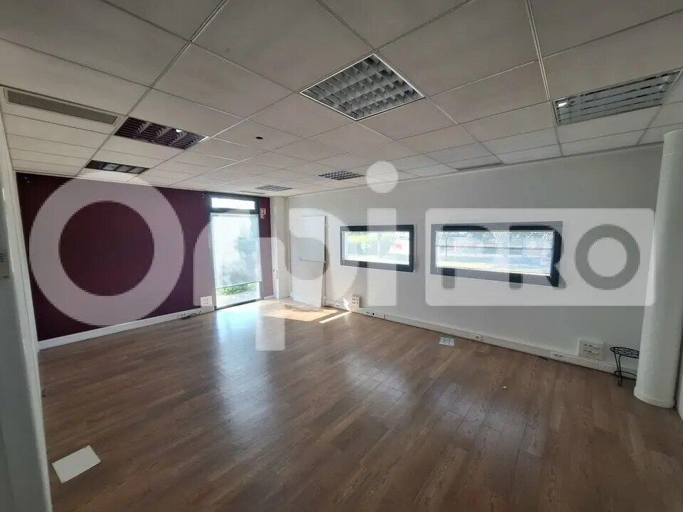 Bureau dans Compiègne à louer Photo de l’immeuble– Image 1 sur 6