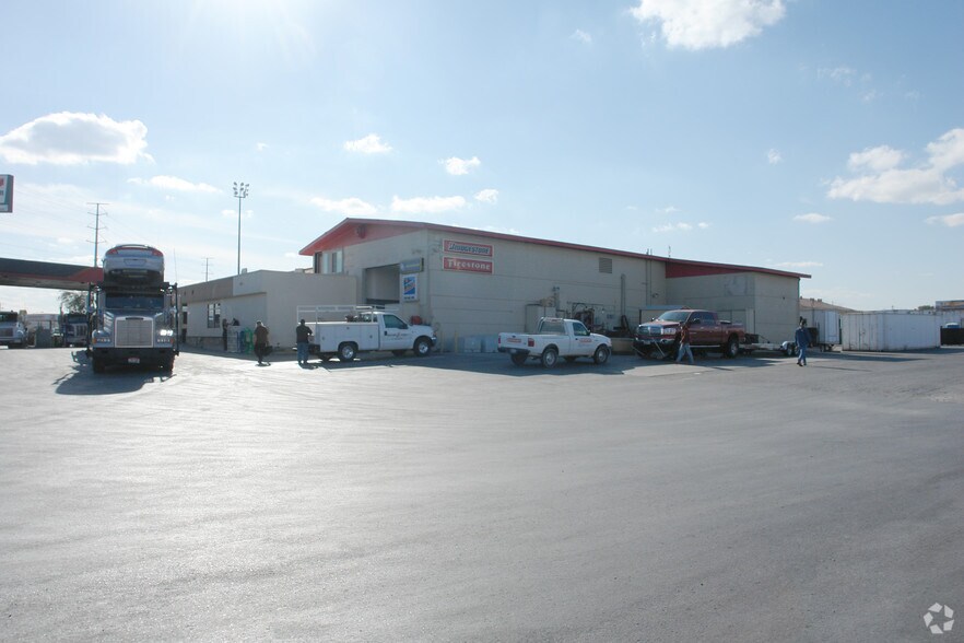 1000 E Cheyenne Ave, North Las Vegas, NV à vendre - Photo de l’immeuble – Image 3 sur 4