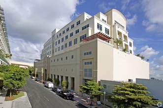 135 San Lorenzo Ave, Coral Gables, FL à louer Photo intérieure– Image 1 sur 9