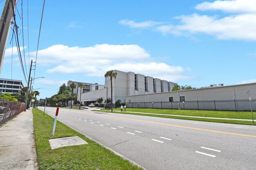 1951 Boulevard, Jacksonville, FL à vendre - Photo de l’immeuble – Image 2 sur 2