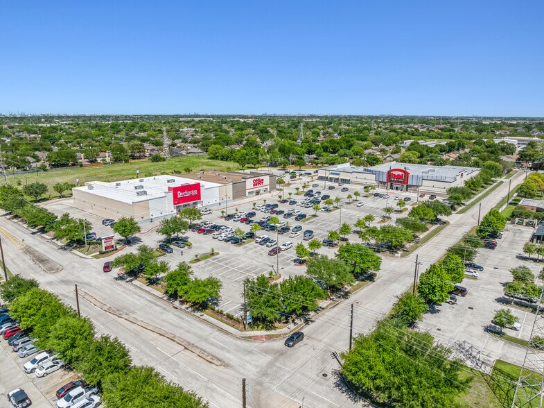 Fairway Center III portefeuille de 2 biens à vendre sur LoopNet.fr - Photo de l’immeuble – Image 3 sur 5