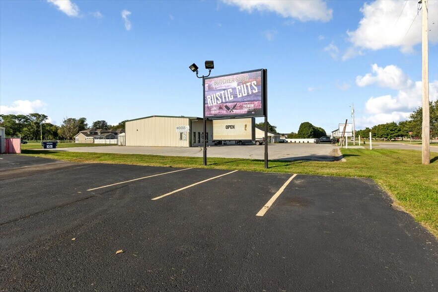 501 Veterans Memorial Hwy, Council Bluffs, IA à vendre - Photo de l’immeuble – Image 2 sur 35