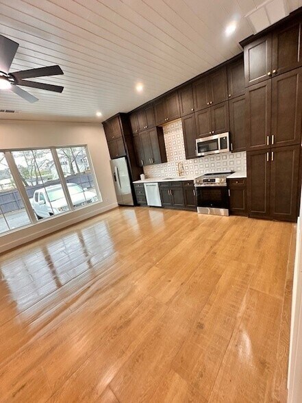 418 N Main St, Alpharetta, GA à louer - Photo de l’immeuble – Image 2 sur 4