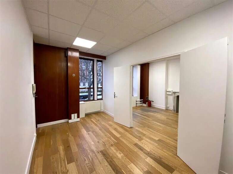 Bureau dans Paris à louer - Photo de l’immeuble – Image 2 sur 6