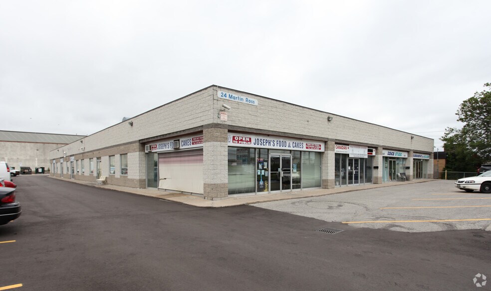 24 Martin Ross Ave, Toronto, ON à louer - Photo principale – Image 1 sur 2