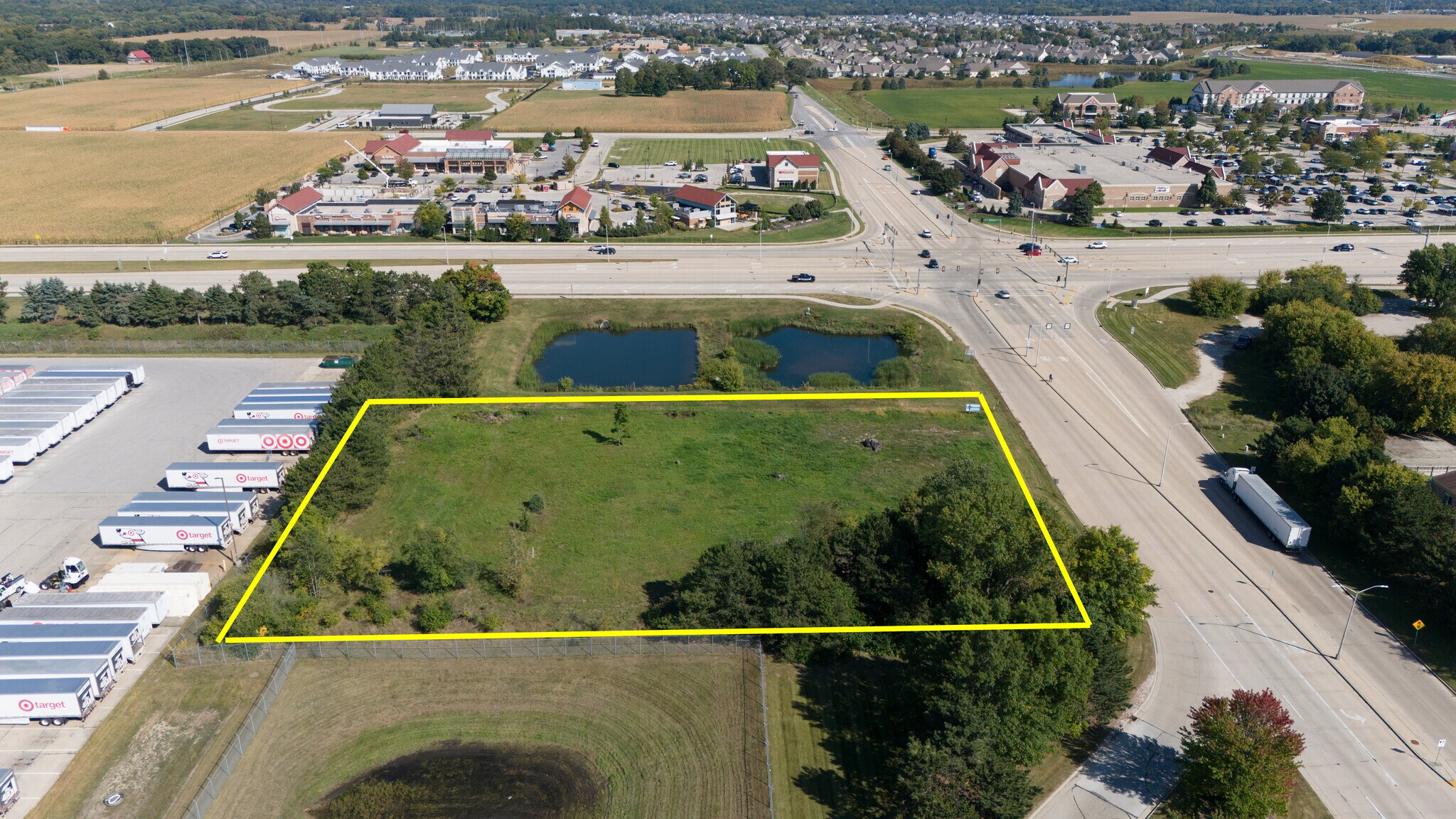 36520 E Valley Rd, Oconomowoc, WI à vendre Aérien– Image 1 sur 10