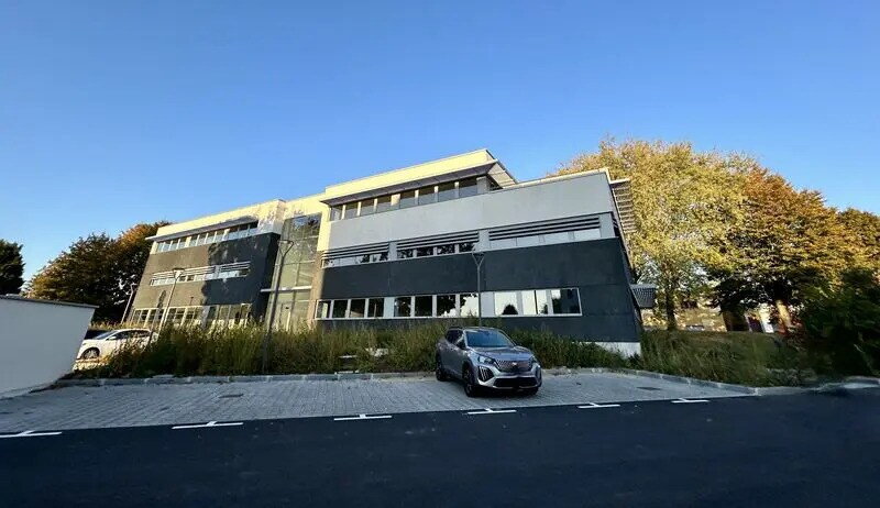 Bureau dans Mont-Saint-Aignan à louer - Photo de l’immeuble – Image 2 sur 15