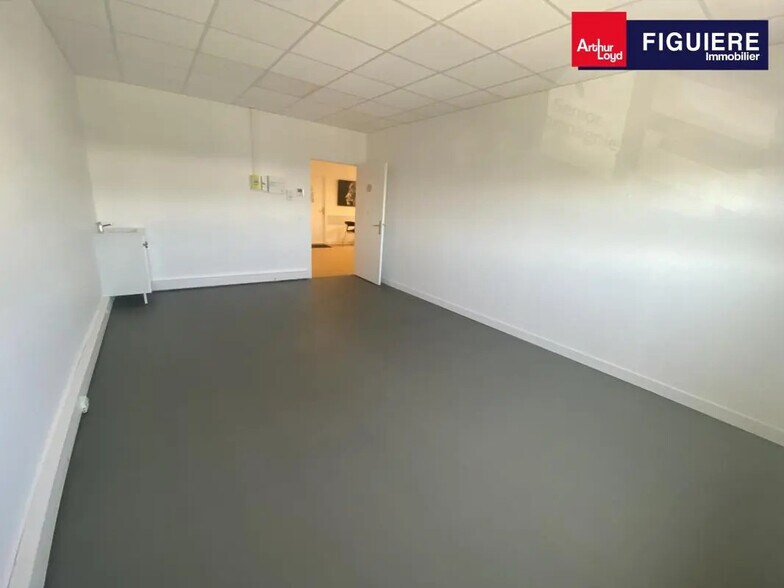 Bureau dans Istres à louer - Photo de l’immeuble – Image 3 sur 6