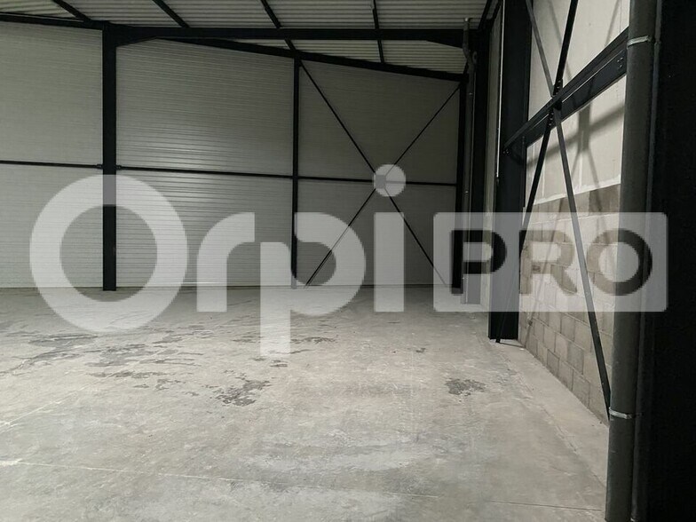 Local d'activités dans Frans à vendre - Photo intérieure – Image 3 sur 7