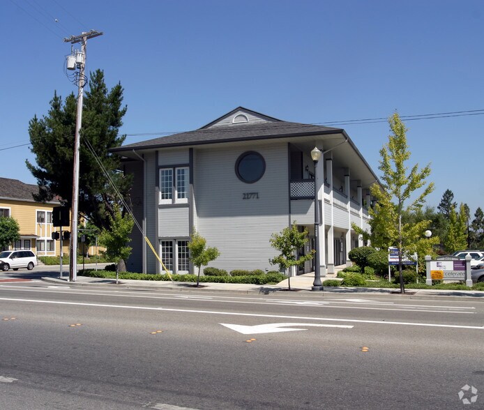 21771 Stevens Creek Blvd, Cupertino, CA à louer - Photo de l’immeuble – Image 2 sur 12