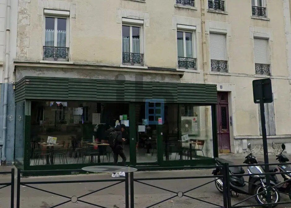 Local commercial dans Saint-Denis à louer Photo de l’immeuble– Image 1 sur 4