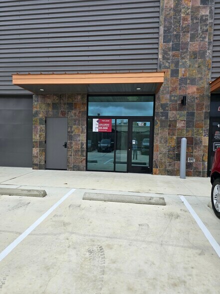 9850 Huebner Rd, San Antonio, TX à louer - Photo de l’immeuble – Image 2 sur 21