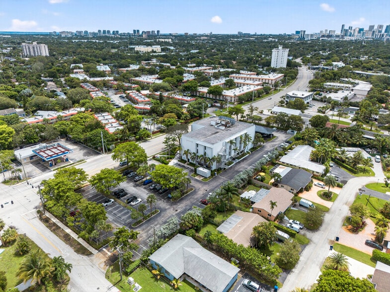 2101 N Andrews Ave, Fort Lauderdale, FL à louer - Photo de l’immeuble – Image 3 sur 17