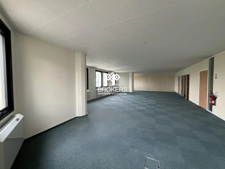 Bureau dans Saclay à louer - Photo intérieure – Image 3 sur 8