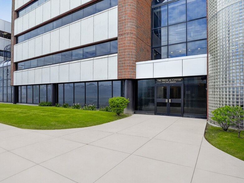 1000 E Genesee St, Syracuse, NY à louer - Photo de l’immeuble – Image 1 sur 17