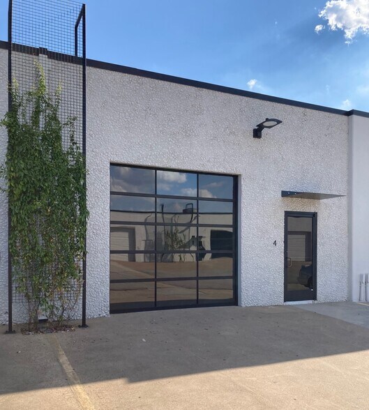 17811 Davenport Rd, Dallas, TX à louer - Photo de l’immeuble – Image 2 sur 5