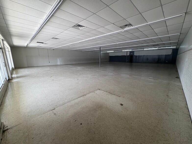 235-263 W 3rd St, Ayden, NC à louer - Photo de l’immeuble – Image 3 sur 6