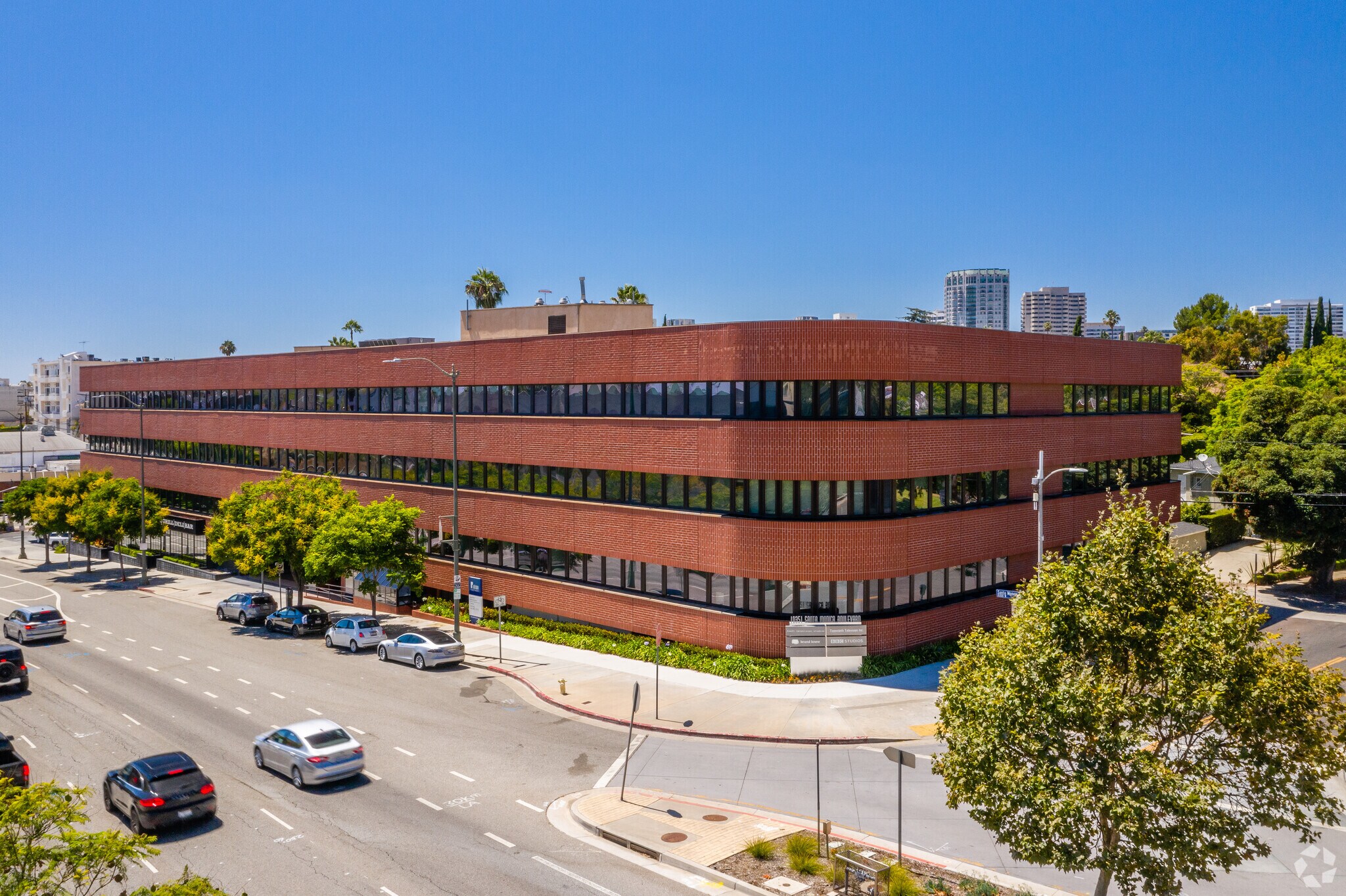 10351 Santa Monica Blvd, Los Angeles, CA à vendre Photo principale– Image 1 sur 11
