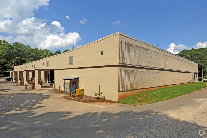 8221 Brownleigh Dr, Raleigh, NC à vendre - Photo de l’immeuble – Image 2 sur 4