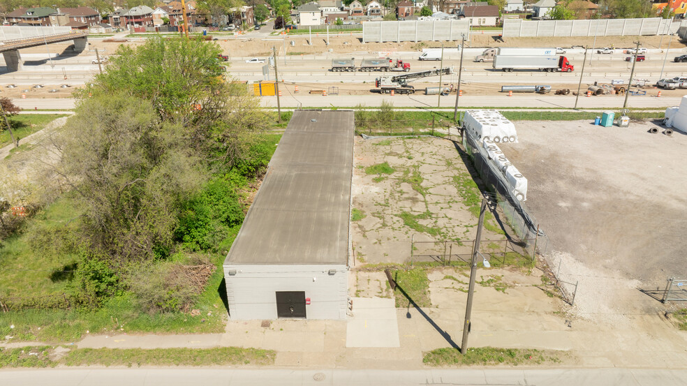 6944 W Fort St, Detroit, MI à louer - Photo de l’immeuble – Image 3 sur 12