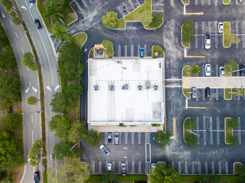 8931-8947 W Atlantic Blvd, Coral Springs, FL à louer - Photo de l’immeuble – Image 3 sur 9