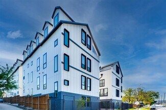 Plus de détails pour 512 N Lancaster Ave, Dallas, TX - Logement à vendre