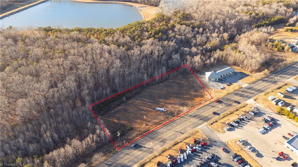 909 Van Buren Road, Eden, NC à vendre Photo principale– Image 1 sur 6
