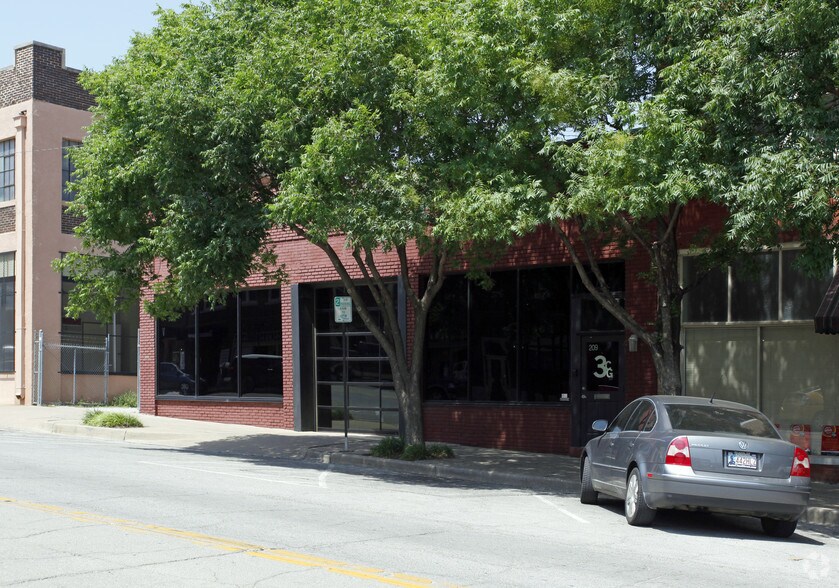209 N Main St, Tulsa, OK à louer - Photo de l’immeuble – Image 2 sur 12