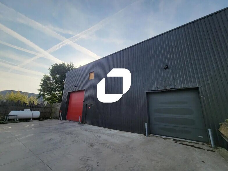 Local d’activités dans Les Sorinières à louer - Photo de l’immeuble – Image 1 sur 6