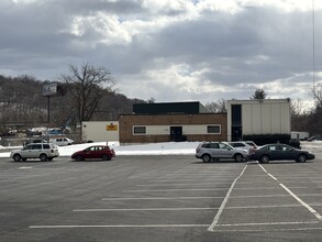 237 E Aurora St, Waterbury, CT à louer Photo de l’immeuble– Image 1 sur 7