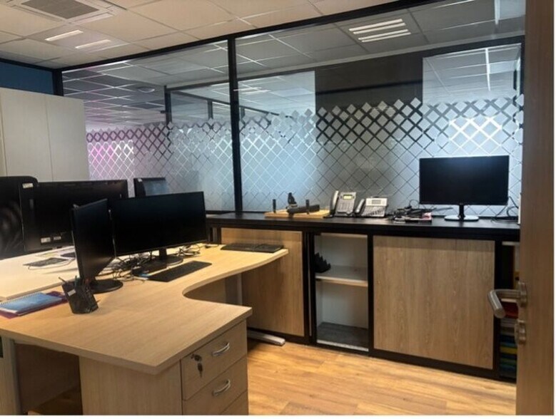 Bureau dans Saint-Étienne à vendre - Photo intérieure – Image 2 sur 4