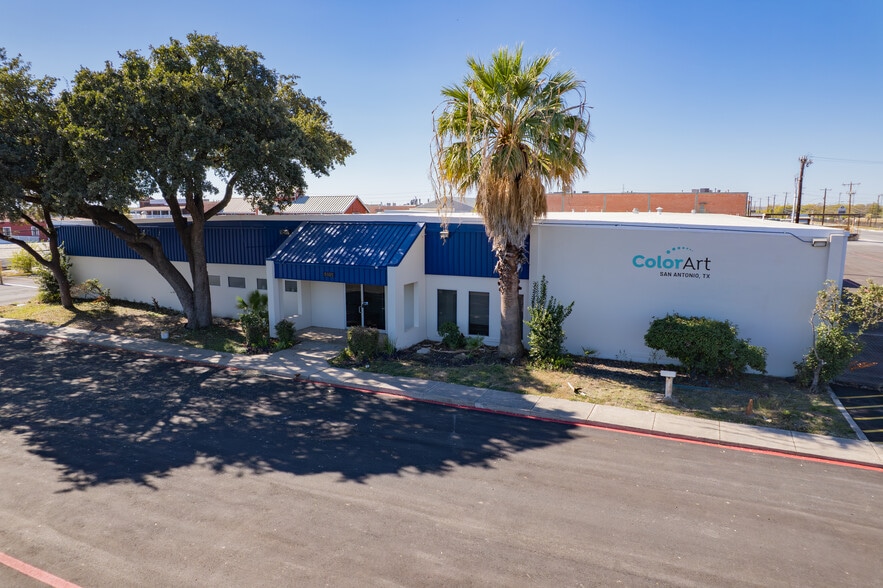 5101 S Zarzamora St, San Antonio, TX à louer - Photo de l’immeuble – Image 1 sur 20