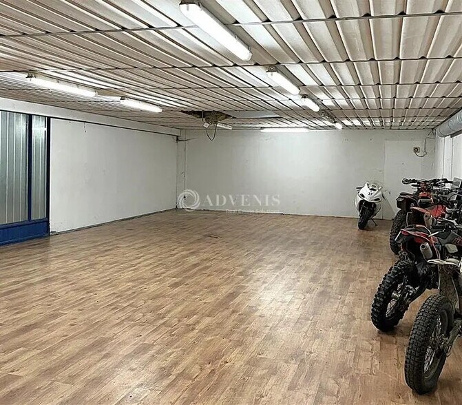 Local commercial dans Saint-Florent-sur-Cher à louer - Photo intérieure – Image 2 sur 2