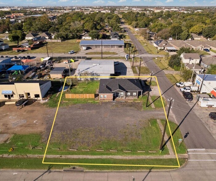 902 S Broadway St, La Porte, TX à vendre - Photo de l’immeuble – Image 3 sur 26